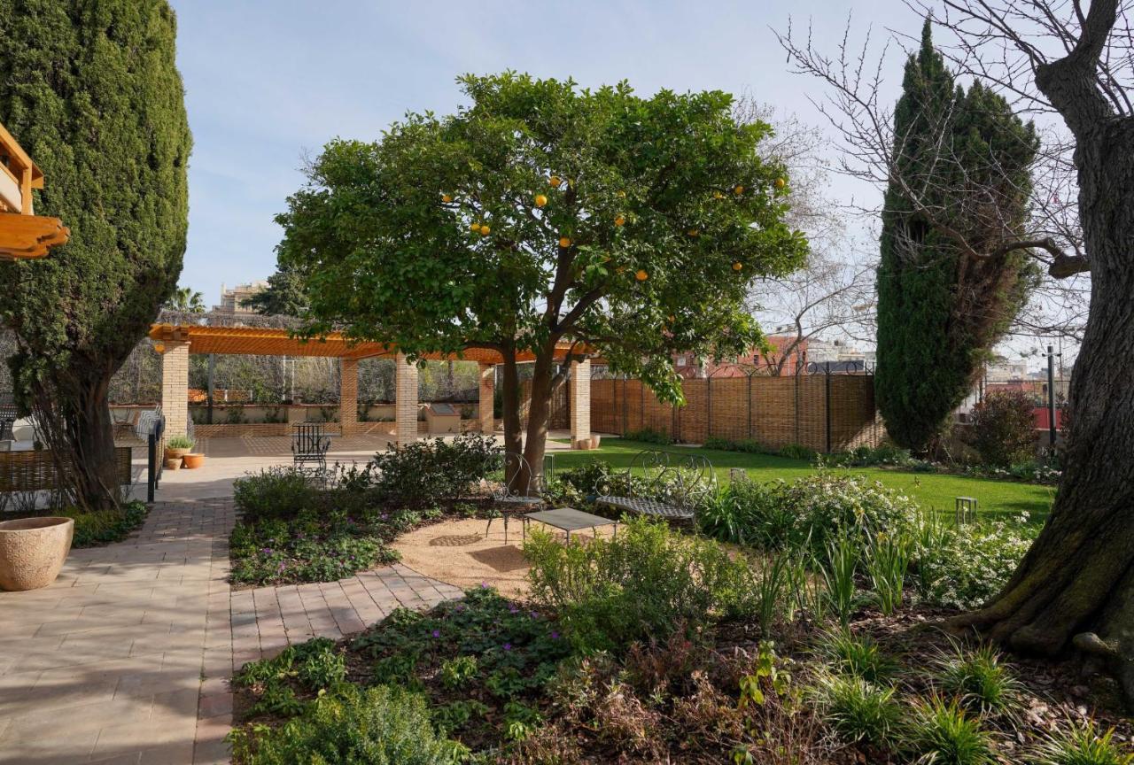 Hotel Boutique Mirlo 巴塞罗那 外观 照片 The garden of the museum