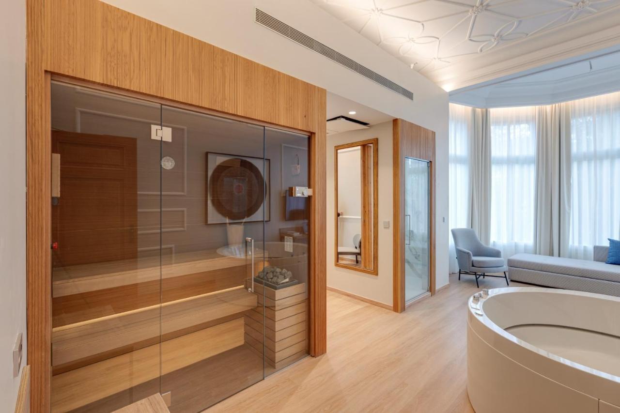 Hotel Boutique Mirlo 巴塞罗那 外观 照片 A suite at the Mandarin Oriental, Munich