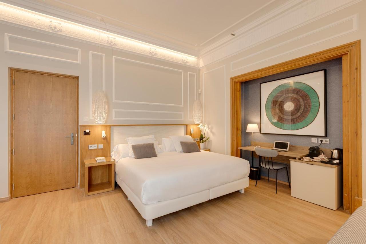 Hotel Boutique Mirlo 巴塞罗那 外观 照片 Deluxe Room
